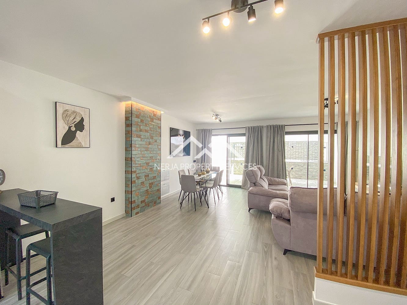 3 camera da letto Casa da affittare in Nerja con piscina - 2.300 € (Rif: 9996189)