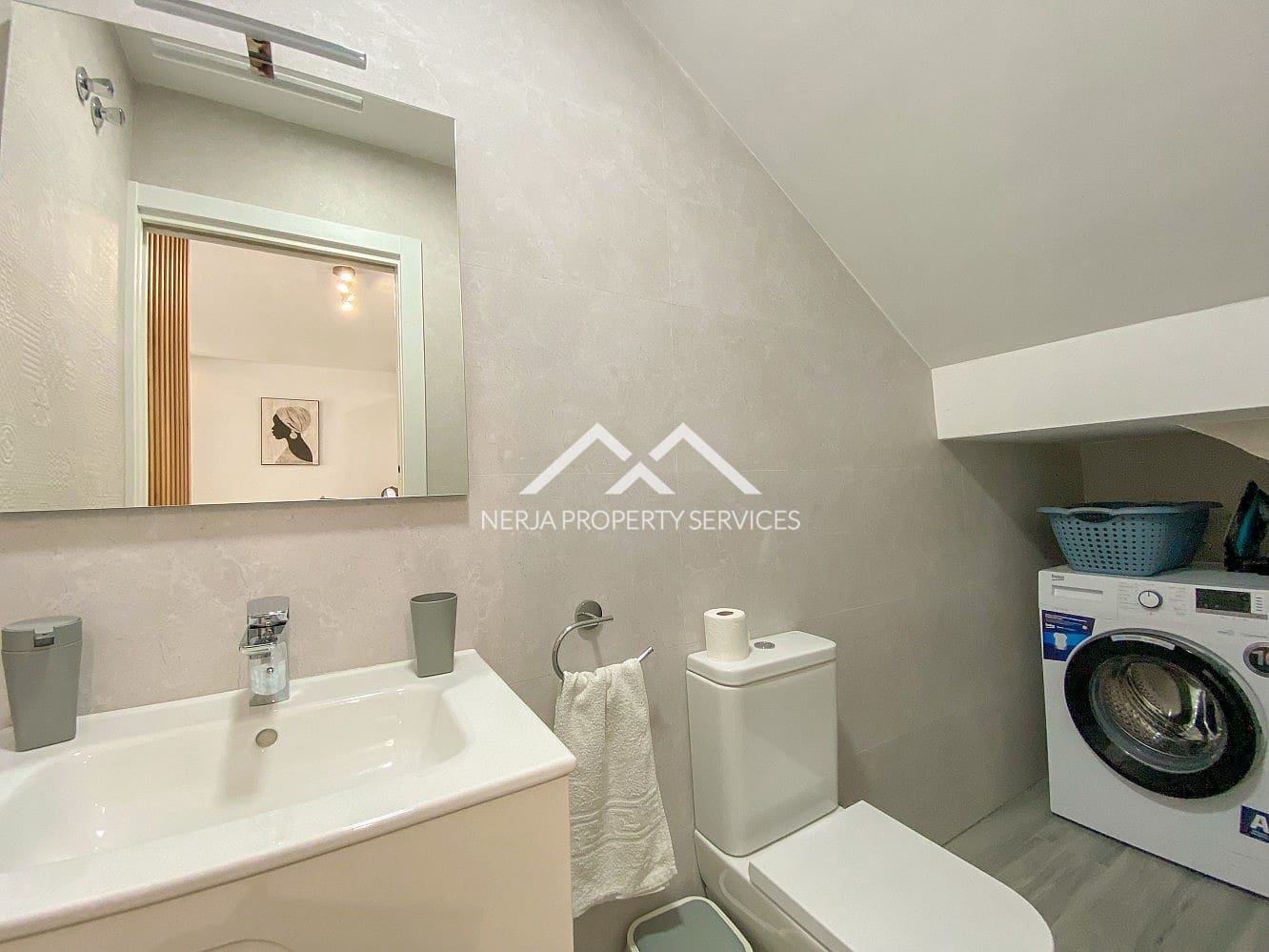 3 camera da letto Casa da affittare in Nerja con piscina - 2.300 € (Rif: 9996189)