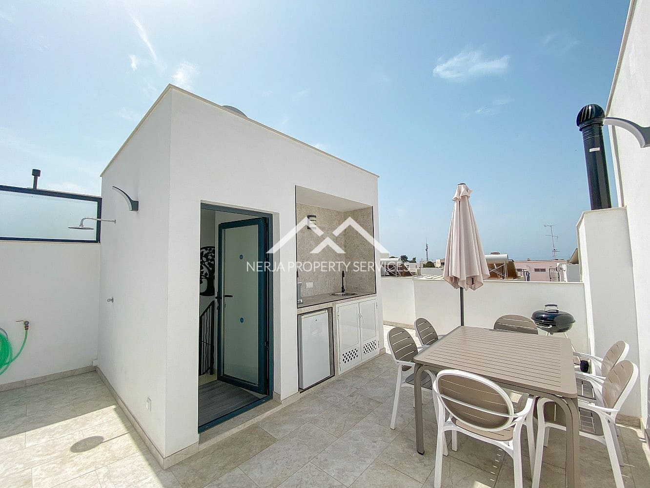 3 camera da letto Casa da affittare in Nerja con piscina - 2.300 € (Rif: 9996189)
