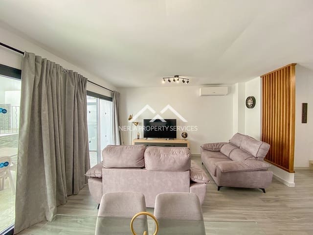 3 camera da letto Casa da affittare in Avda Pescia - Ctra de Frigiliana, Nerja con piscina - 2.300 € (Rif: 9996189)