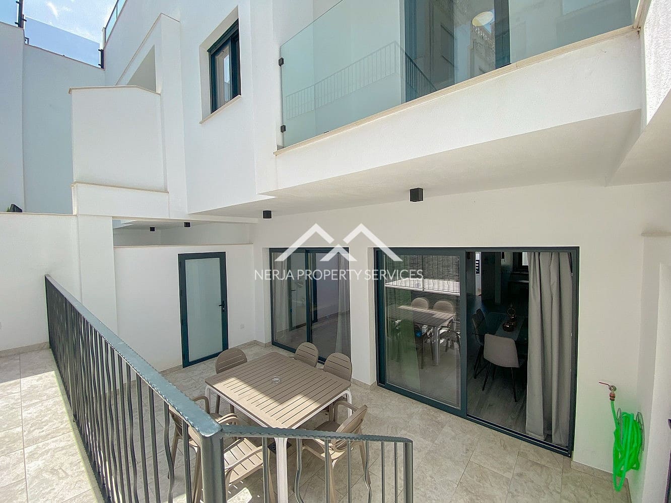 3 camera da letto Casa da affittare in Nerja con piscina - 2.300 € (Rif: 9996189)