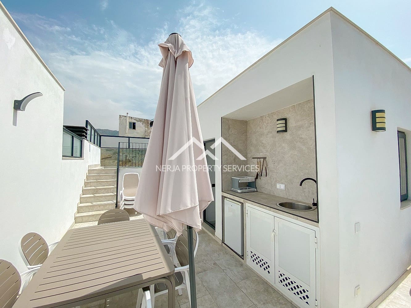 3 camera da letto Casa da affittare in Nerja con piscina - 2.300 € (Rif: 9996189)