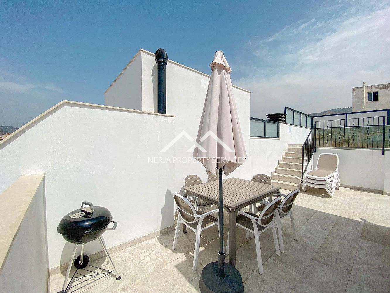 3 camera da letto Casa da affittare in Nerja con piscina - 2.300 € (Rif: 9996189)