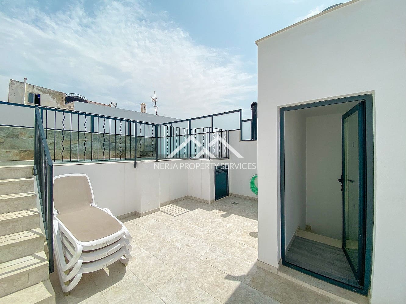 3 camera da letto Casa da affittare in Nerja con piscina - 2.300 € (Rif: 9996189)