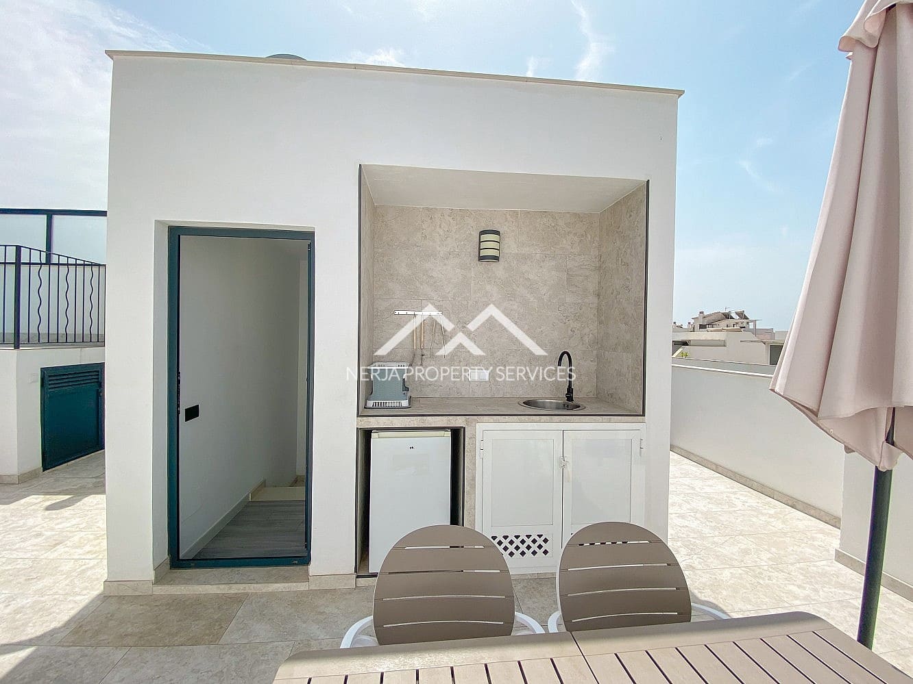 3 camera da letto Casa da affittare in Nerja con piscina - 2.300 € (Rif: 9996189)
