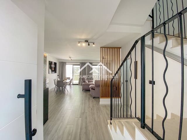 3 camera da letto Casa da affittare in Avda Pescia - Ctra de Frigiliana, Nerja con piscina - 2.300 € (Rif: 9996189)