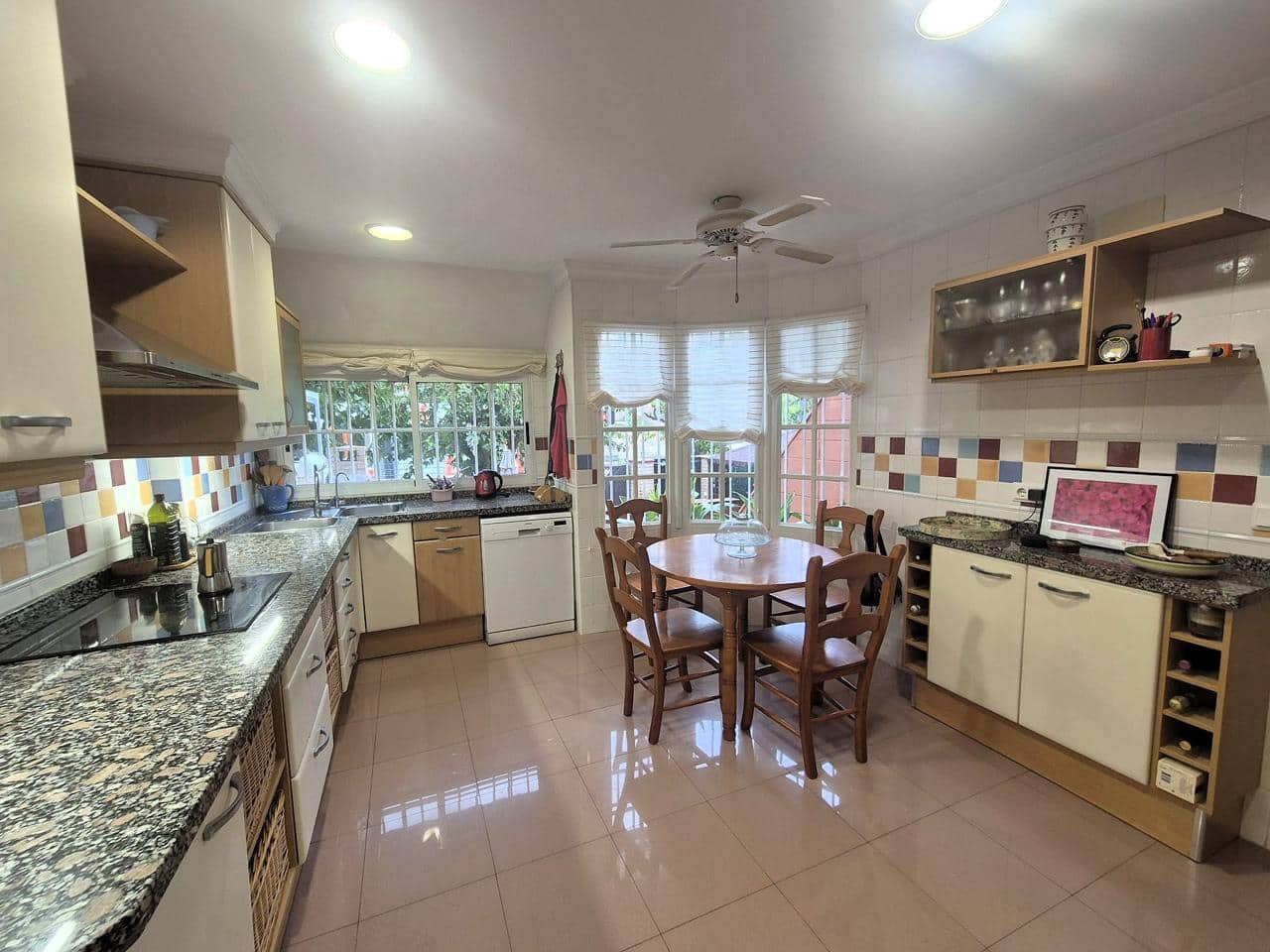 5 soverom Villa til salgs i Alicante by med svømmebasseng garasje - € 730 000 (Ref: 10008166)