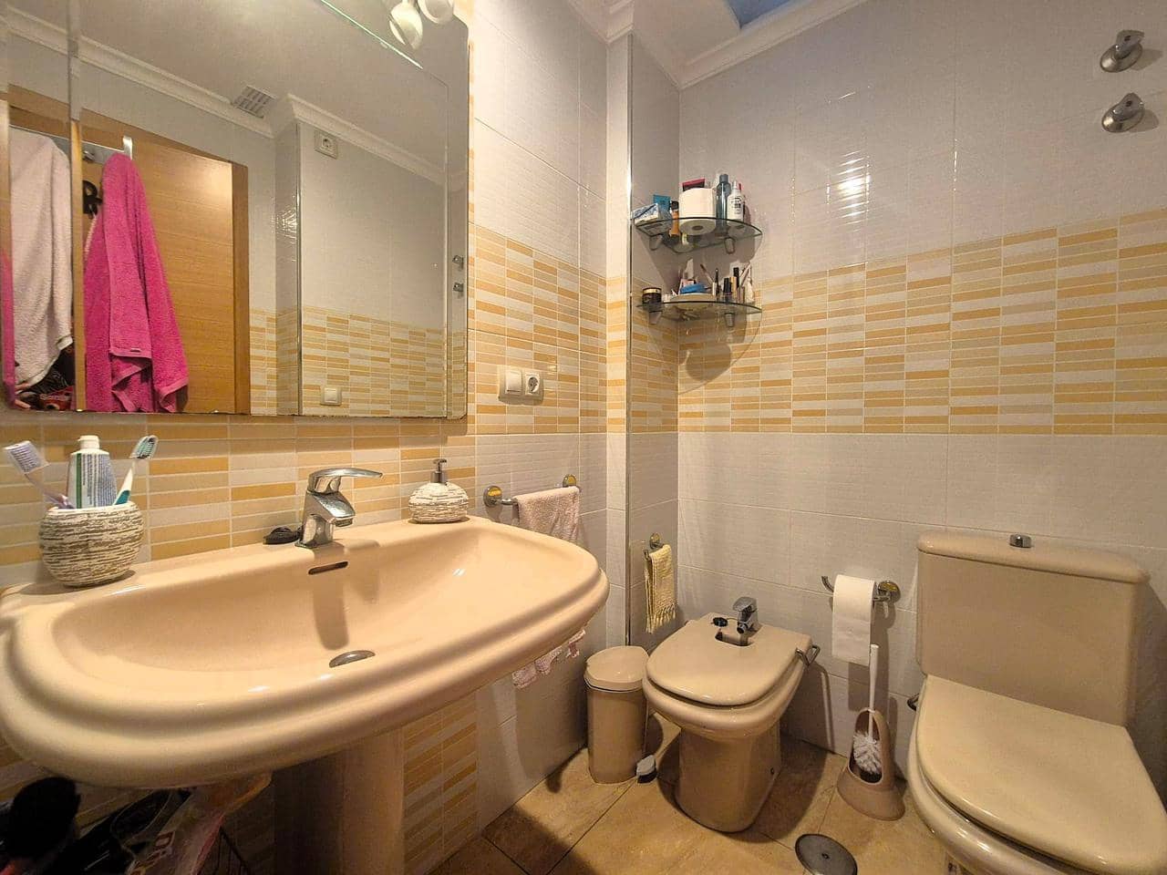 5 soverom Villa til salgs i Alicante by med svømmebasseng garasje - € 730 000 (Ref: 10008166)