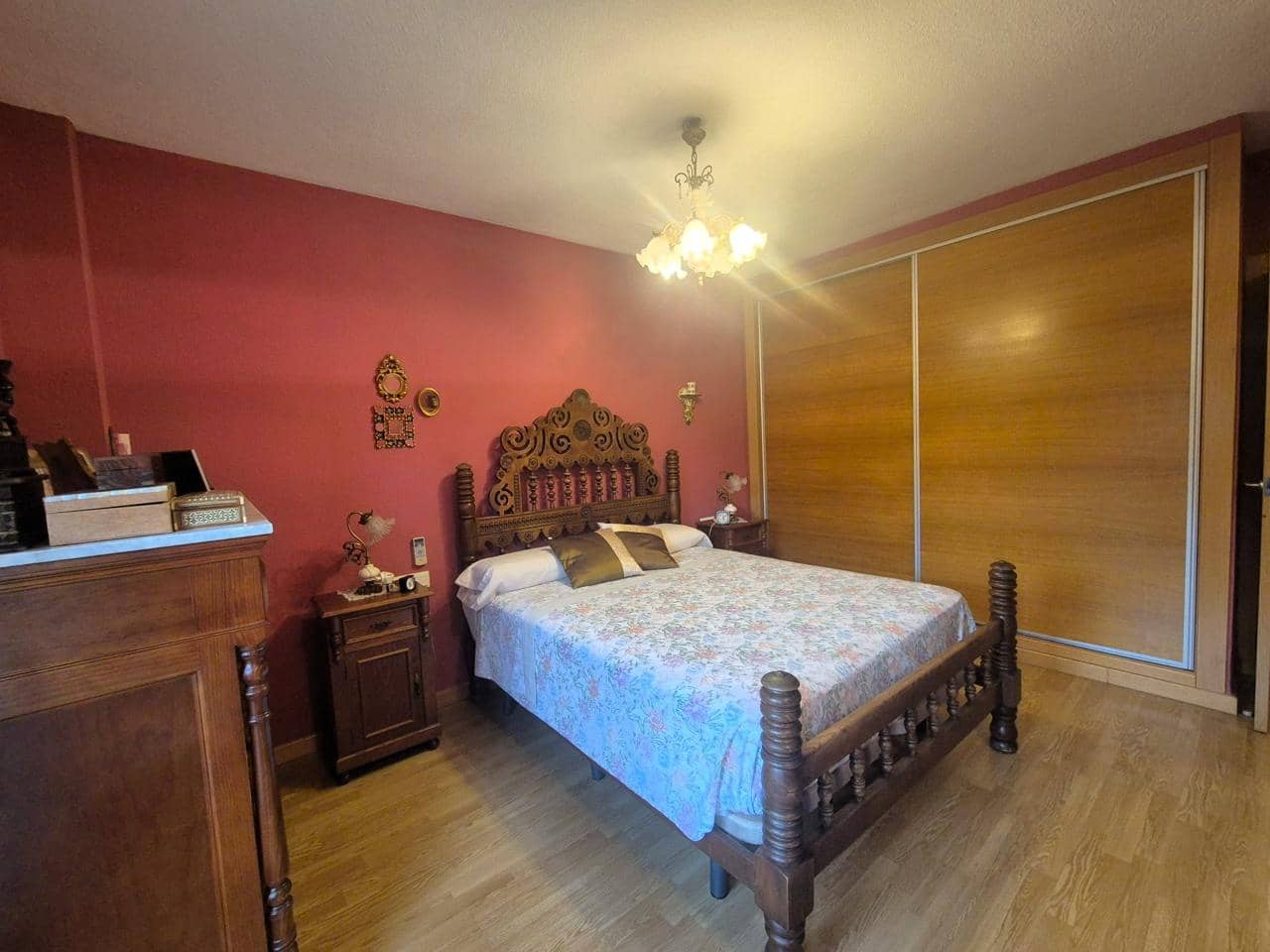5 soverom Villa til salgs i Alicante by med svømmebasseng garasje - € 730 000 (Ref: 10008166)