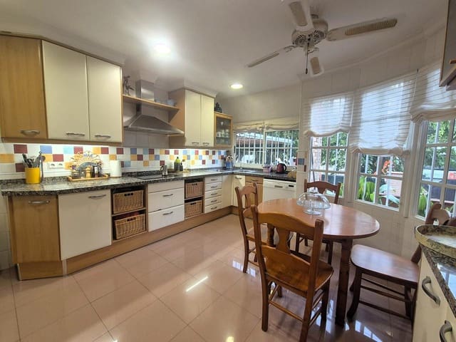 5 soverom Villa til salgs i Cabo de las Huertas, Alicante by med svømmebasseng garasje - € 730 000 (Ref: 10008166)