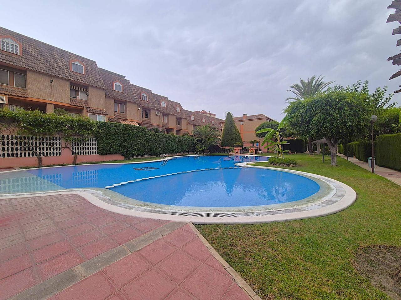 5 soverom Villa til salgs i Alicante by med svømmebasseng garasje - € 730 000 (Ref: 10008166)