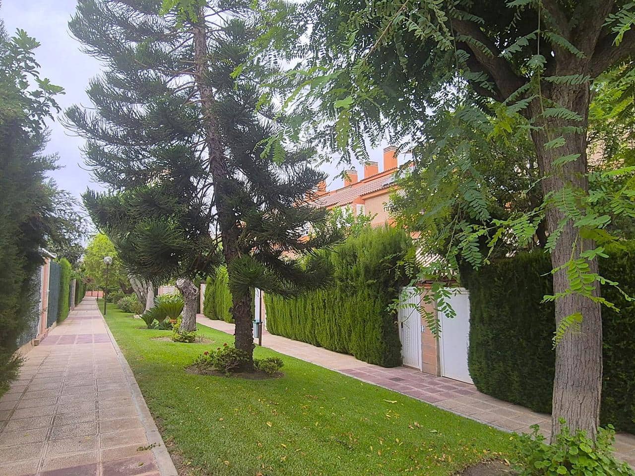 5 soverom Villa til salgs i Alicante by med svømmebasseng garasje - € 730 000 (Ref: 10008166)