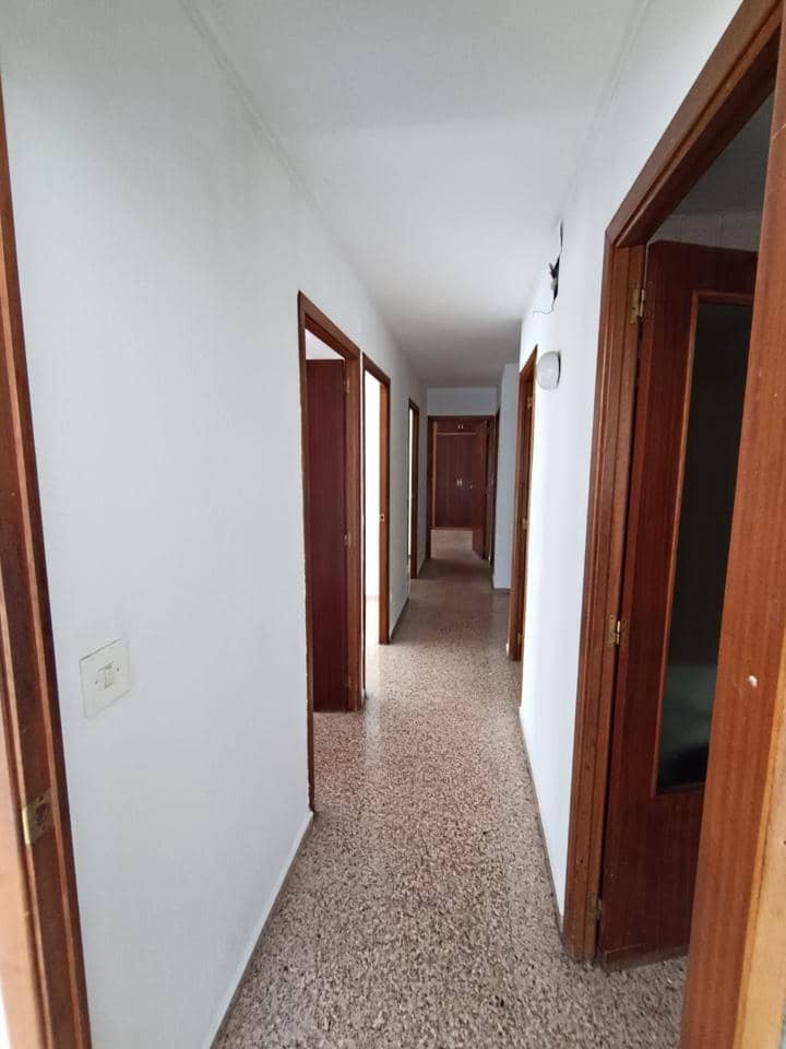 4 Zimmer Wohnung zu verkaufen in Alicante / Alacant Stadt mit Garage - 249.000 € (Ref: 10009715)