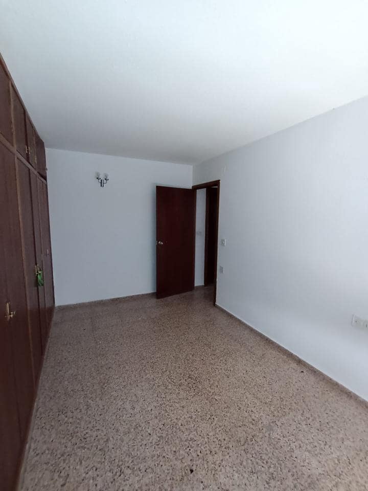 4 Zimmer Wohnung zu verkaufen in Alicante / Alacant Stadt mit Garage - 249.000 € (Ref: 10009715)