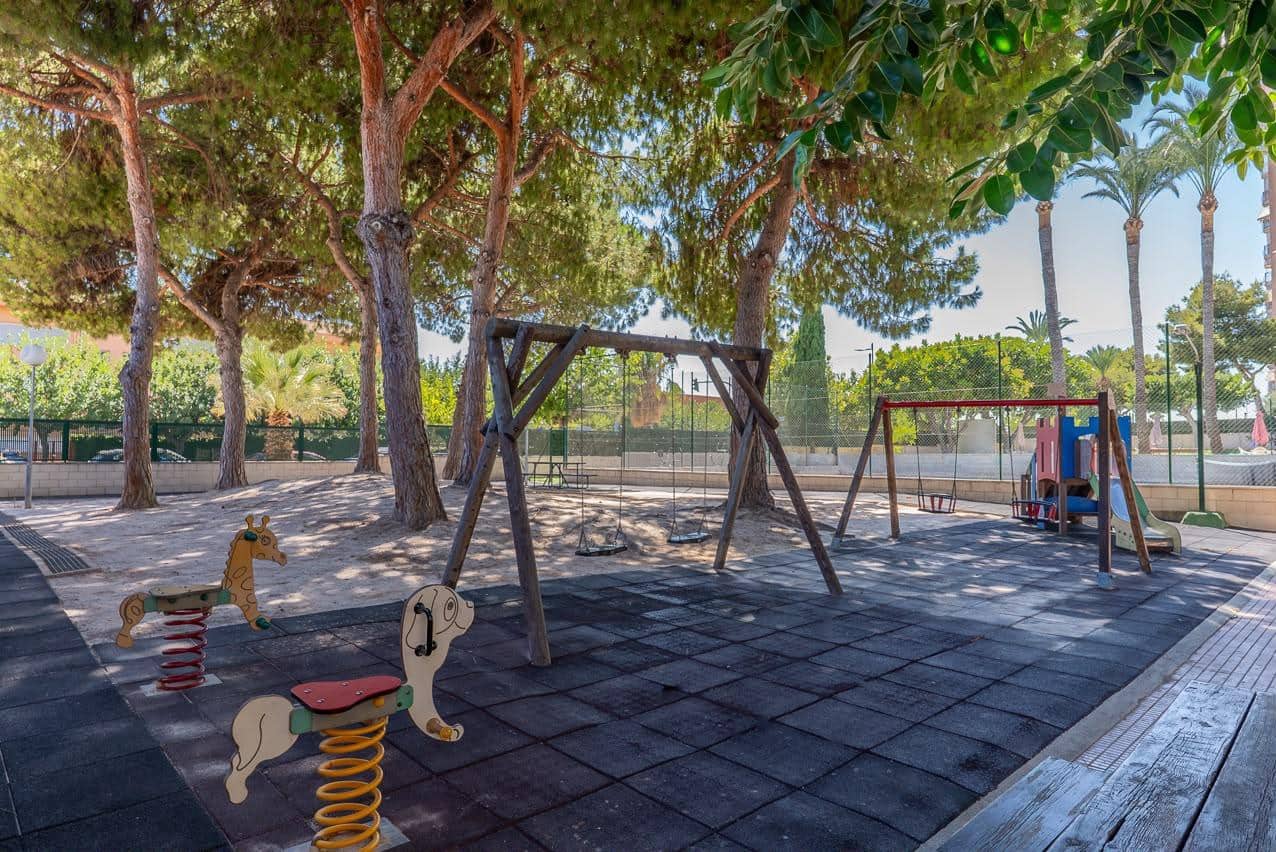 3 bedroom Flat for sale in El Campello with pool garage - € 389,000 (Ref: 10014863)
