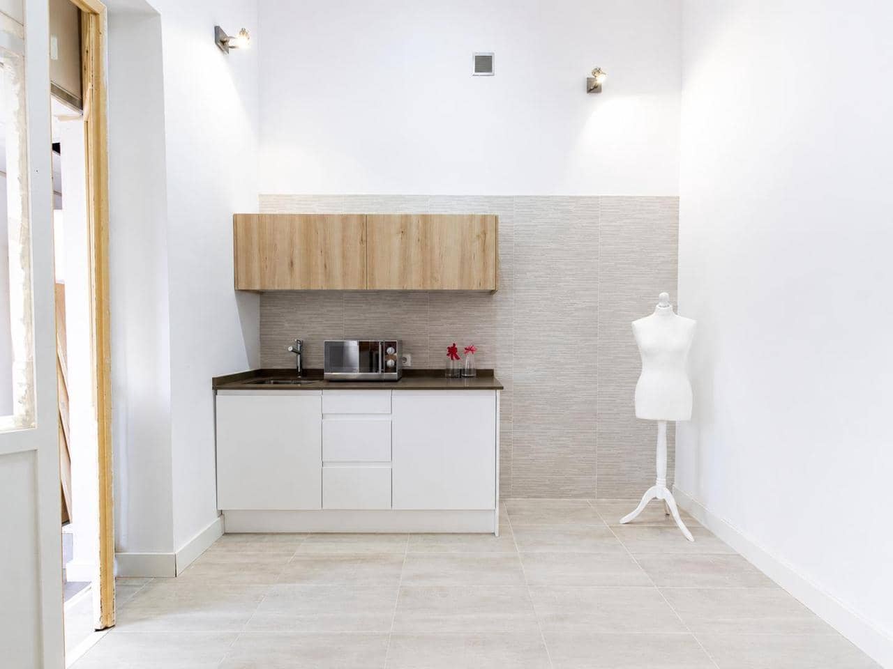5 bedroom Office for rent in Alicante / Alacant city - € 1,200 (Ref: 10050515)