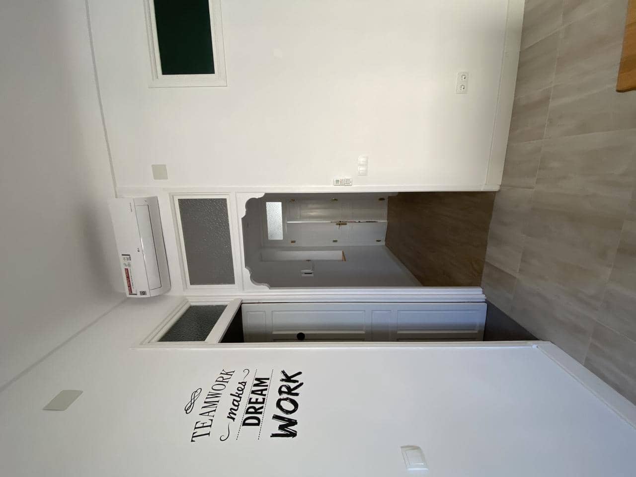 5 bedroom Office for rent in Alicante / Alacant city - € 1,200 (Ref: 10050515)