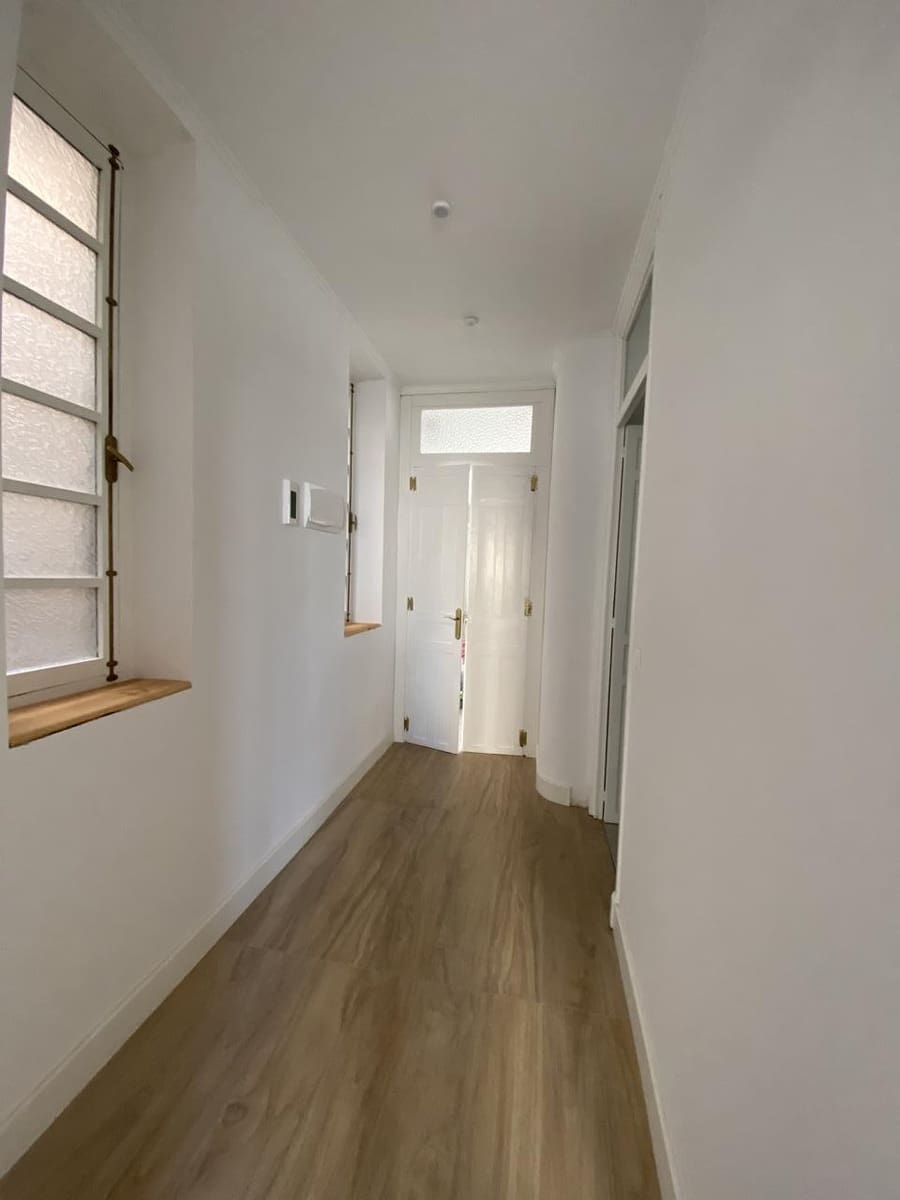 5 bedroom Office for rent in Alicante / Alacant city - € 1,200 (Ref: 10050515)