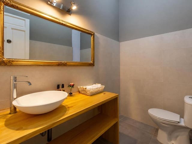5 bedroom Office for rent in Ensanche - Diputacion, Alicante / Alacant city - € 1,200 (Ref: 10050515)