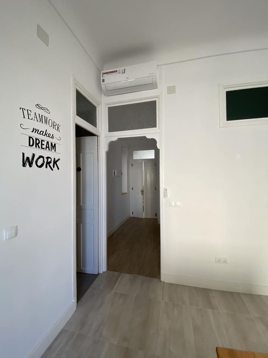 5 bedroom Office for rent in Alicante / Alacant city - € 1,200 (Ref: 10050515)