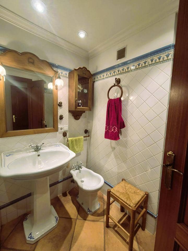 4 soveværelse Lejlighed til salg i Alicante by med swimmingpool garage - € 620.000 (Ref: 10054486)