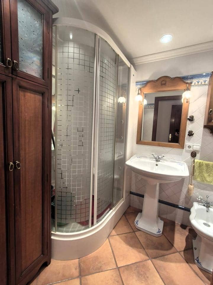 4 soveværelse Lejlighed til salg i Alicante by med swimmingpool garage - € 620.000 (Ref: 10054486)