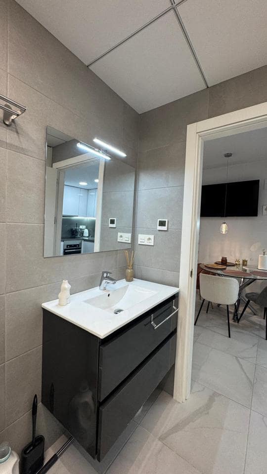 2 makuuhuone Asunto myytävänä paikassa Torrevieja mukana uima-altaan - 192 000 € (Ref: 10110416)