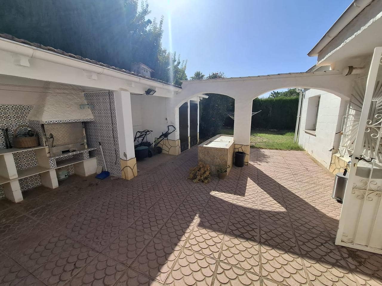 7 soveværelse Villa til salg i Busot med swimmingpool garage - € 386.000 (Ref: 10115996)