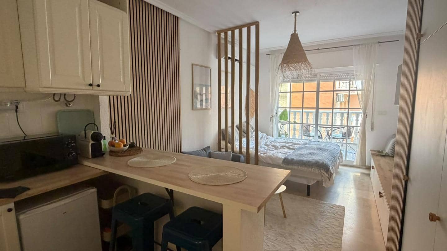 Lejlighed til salg i Torrevieja - € 120.000 (Ref: 10130606)