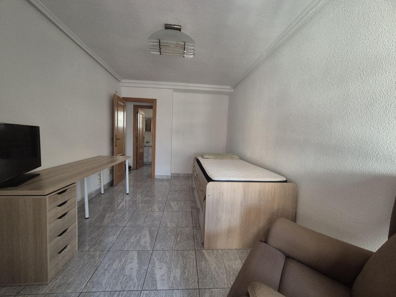 3 slaapkamer Flat te huur in Alicante stad met garage - € 1.400 (Ref: 10135215)
