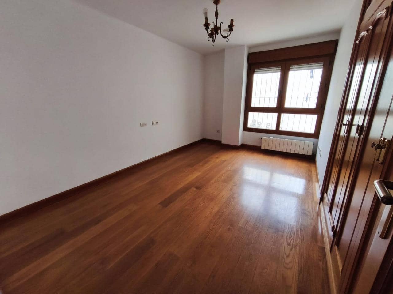 4 soveværelse Lejlighed til salg i Alicante by med garage - € 750.000 (Ref: 10154085)