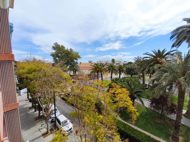 4 soveværelse Lejlighed til salg i Ensanche - Diputacion, Alicante by med garage - € 750.000 (Ref: 10154085)