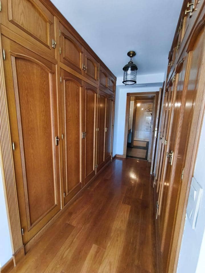 4 soveværelse Lejlighed til salg i Alicante by med garage - € 750.000 (Ref: 10154085)