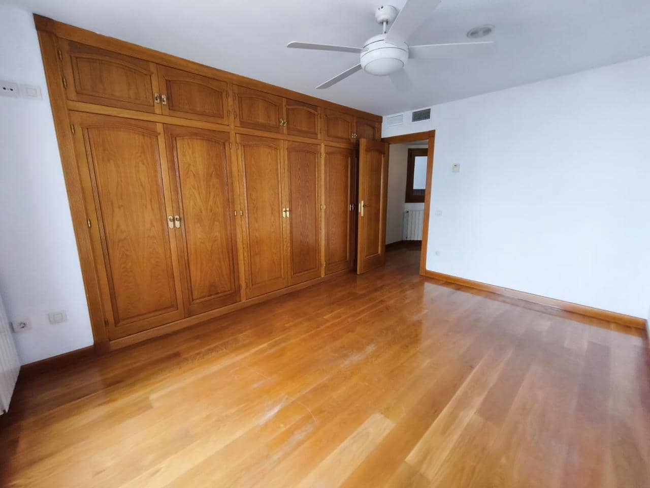 4 soveværelse Lejlighed til salg i Alicante by med garage - € 750.000 (Ref: 10154085)