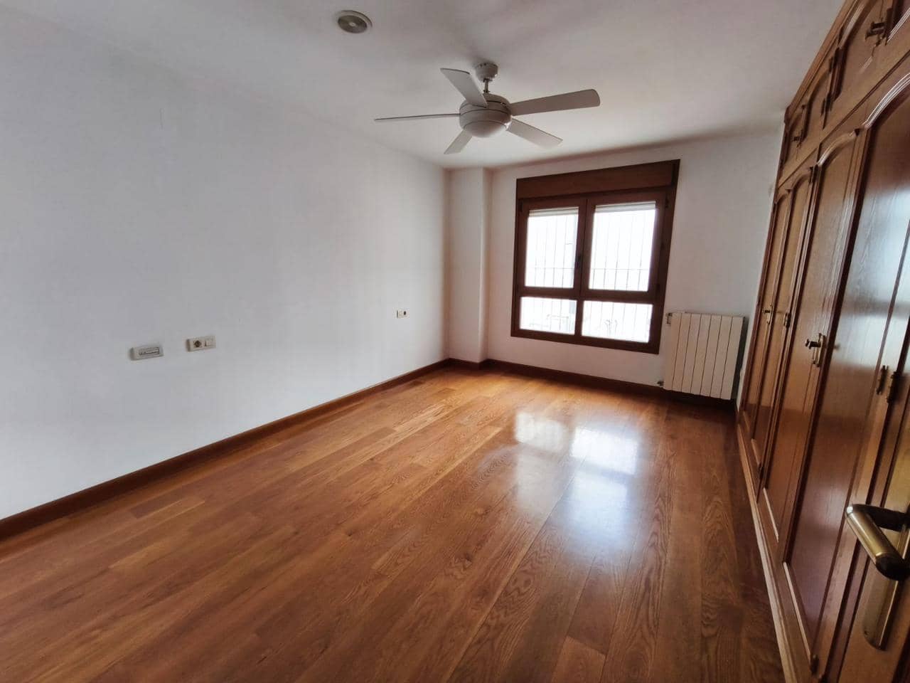 4 soveværelse Lejlighed til salg i Alicante by med garage - € 750.000 (Ref: 10154085)