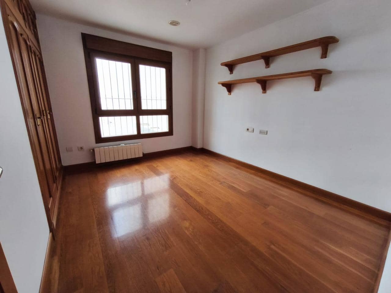 4 soveværelse Lejlighed til salg i Alicante by med garage - € 750.000 (Ref: 10154085)