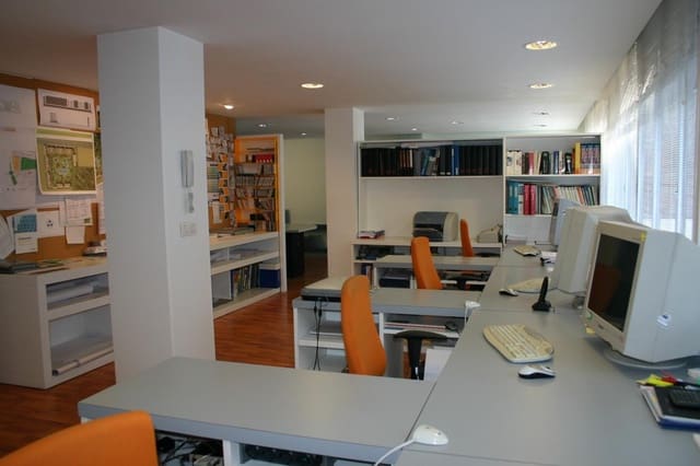 3 makuuhuone Toimisto vuokrattavana paikassa San Antón, Alicante kaupunki mukana 
autotalli - 1 000 € (Ref: 10158429)