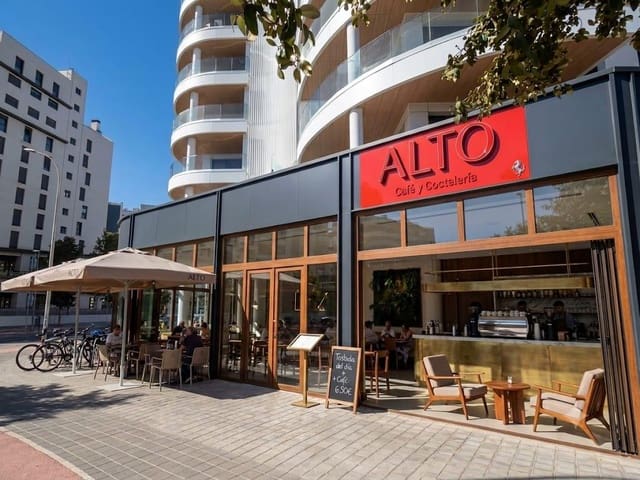 3 slaapkamer Bedrijf te huur in PAU, Alicante stad - € 3.000 (Ref: 10175609)