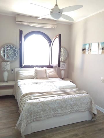 2 soverom Villa til leie i El Campello med svømmebasseng garasje - € 1 350 (Ref: 10181959)