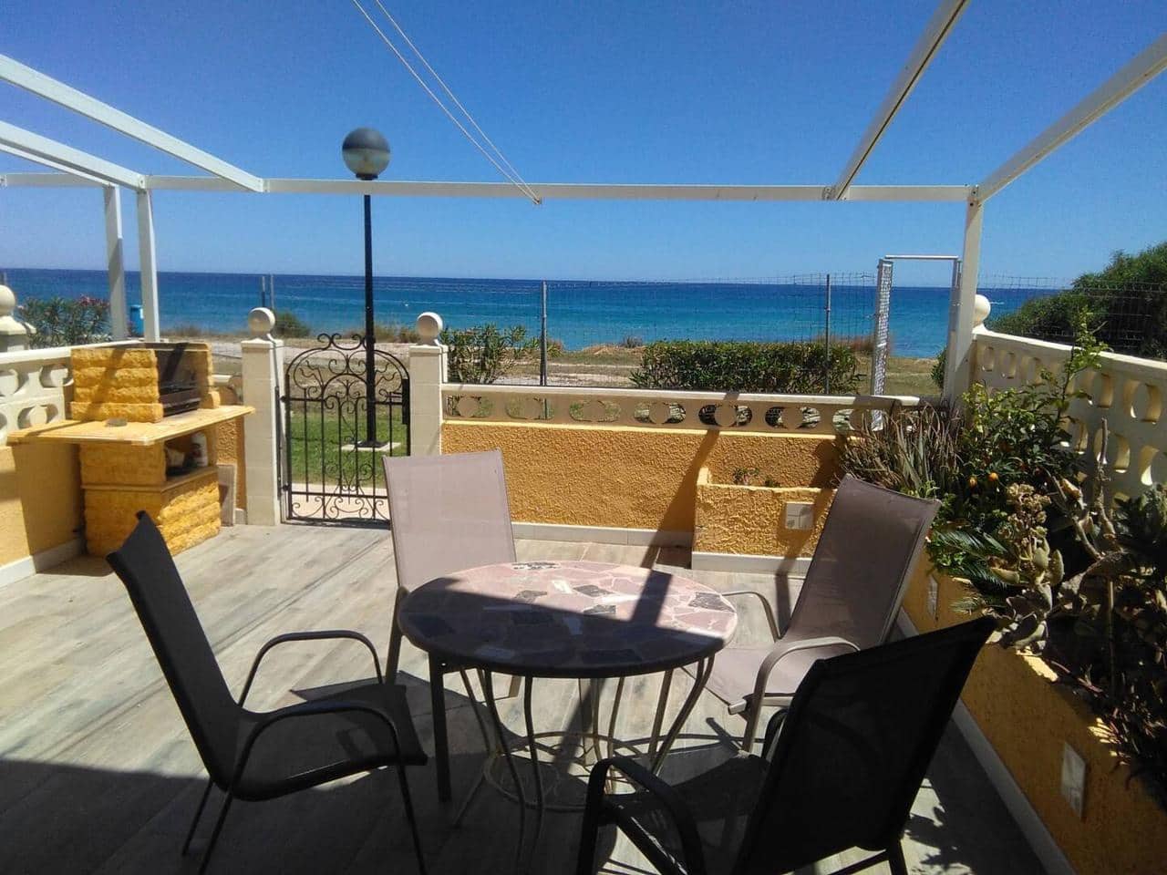 2 soverom Villa til leie i El Campello med svømmebasseng garasje - € 1 350 (Ref: 10181959)