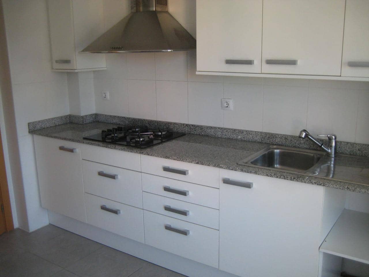 3 bedroom Flat for rent in Alicante / Alacant city with pool garage - € 1,450 (Ref: 5938451)