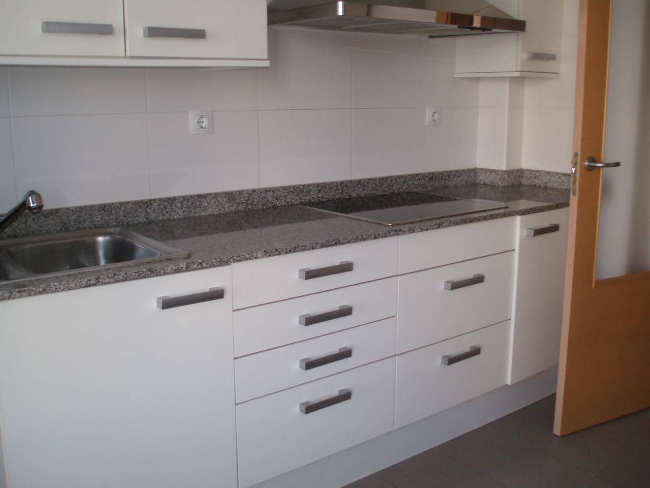 3 bedroom Flat for rent in Alicante / Alacant city with pool garage - € 1,450 (Ref: 5938451)