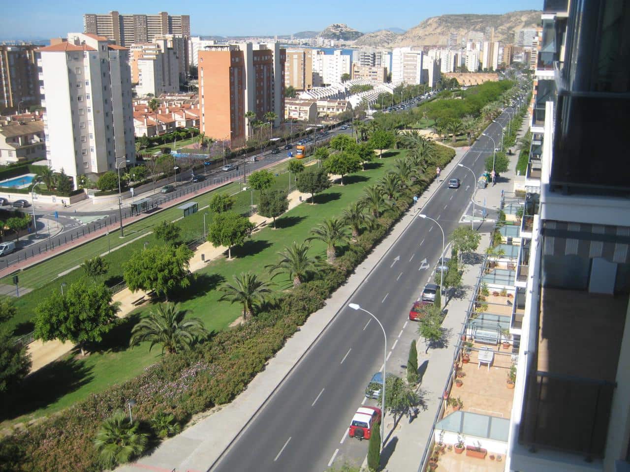 3 bedroom Flat for rent in Alicante / Alacant city with pool garage - € 1,450 (Ref: 5938451)