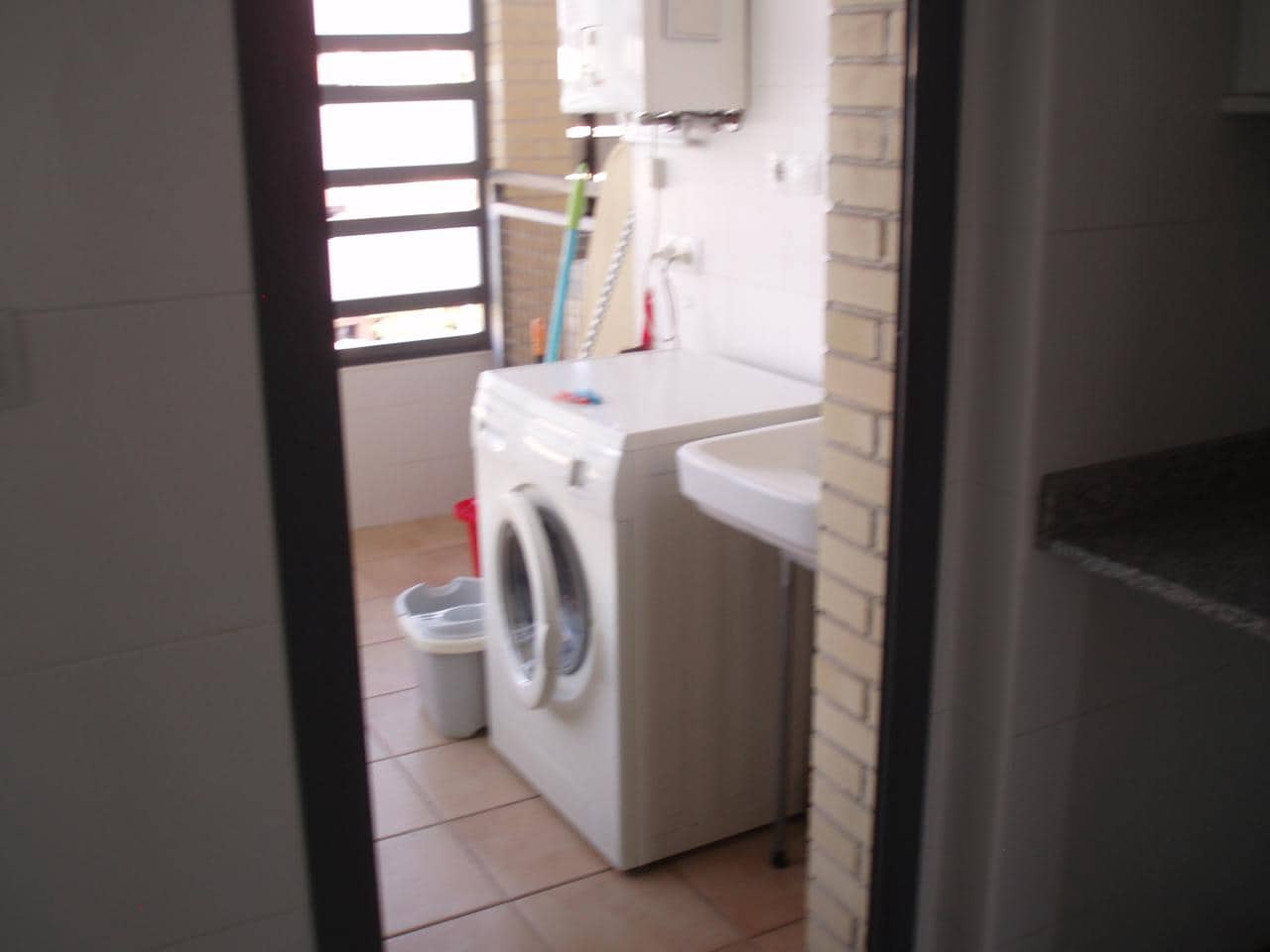 3 bedroom Flat for rent in Alicante / Alacant city with pool garage - € 1,450 (Ref: 5938451)