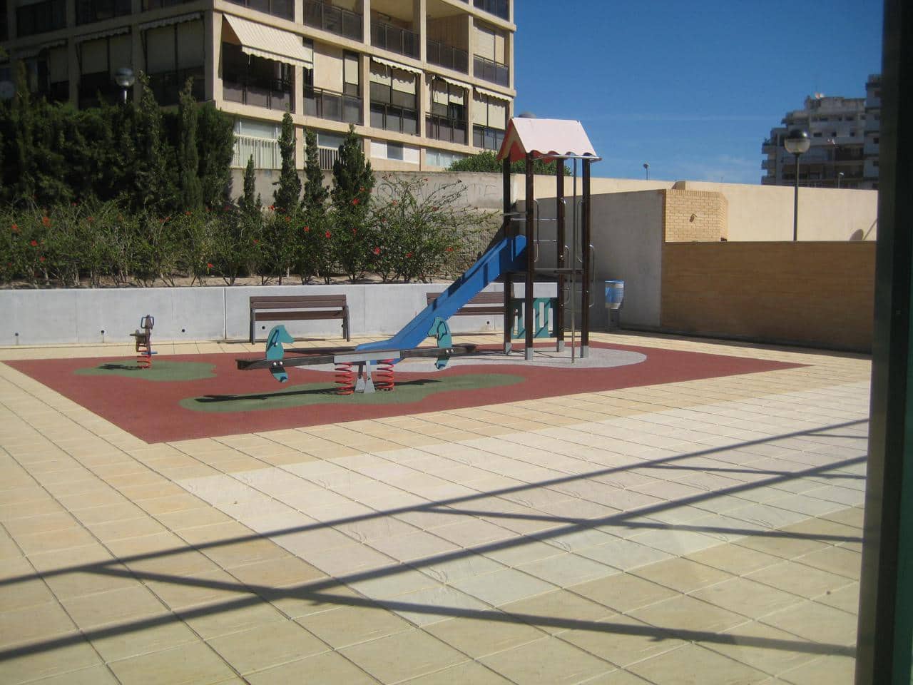 3 bedroom Flat for rent in Alicante / Alacant city with pool garage - € 1,450 (Ref: 5938451)