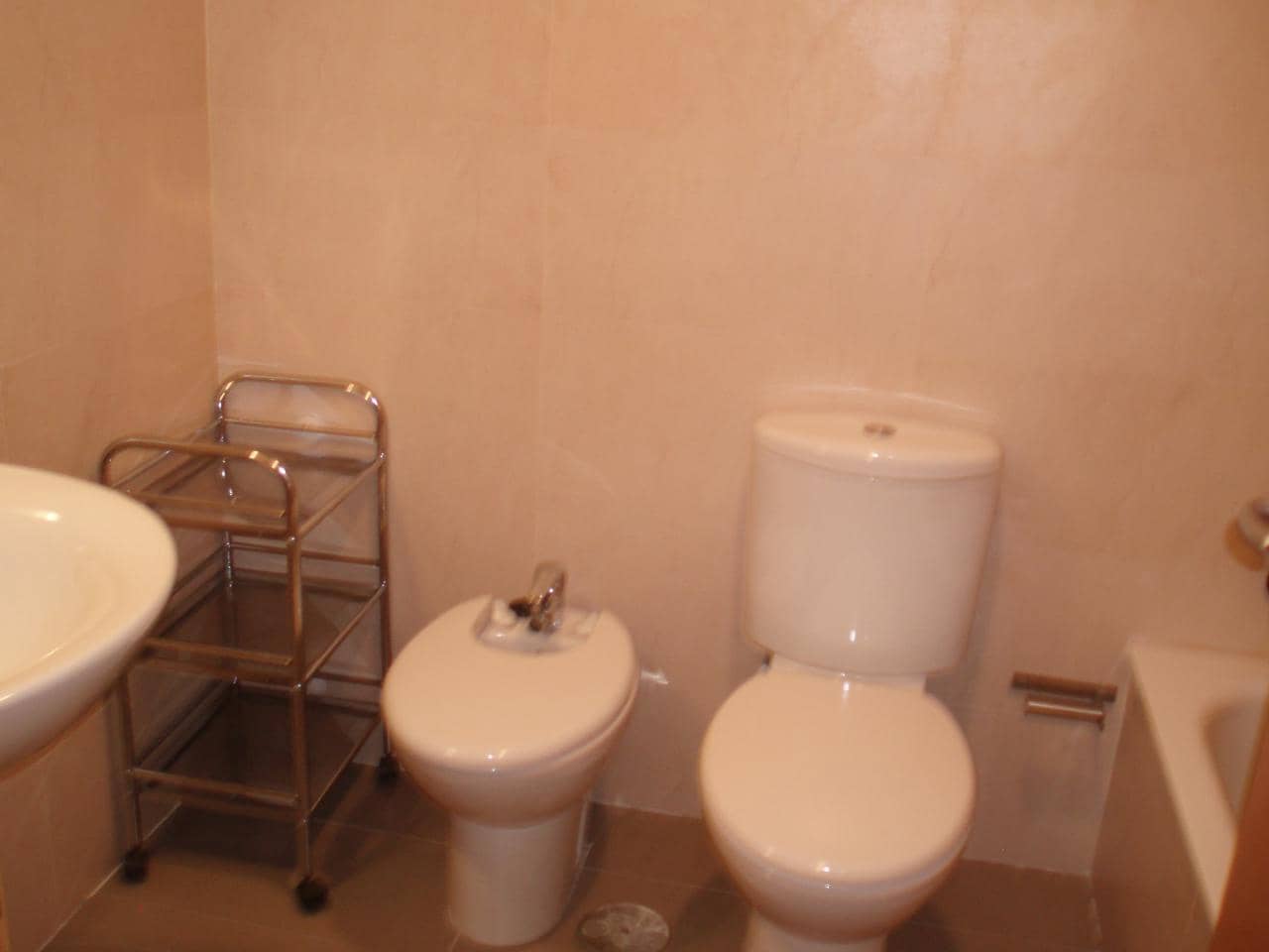 3 bedroom Flat for rent in Alicante / Alacant city with pool garage - € 1,450 (Ref: 5938451)