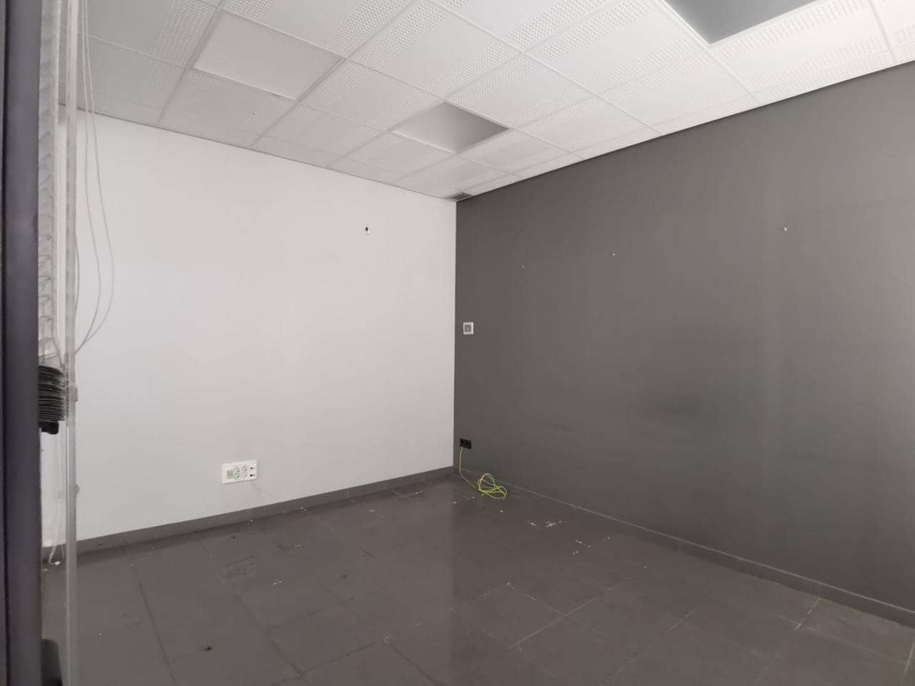 2 bedroom Business for sale in Alicante / Alacant city with garage - € 450,000 (Ref: 6233197)