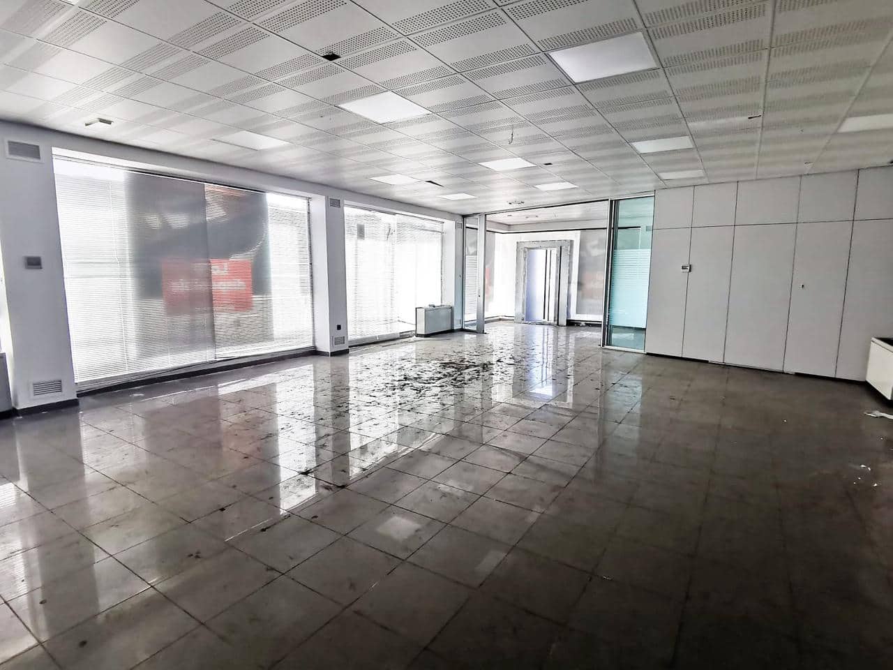 2 bedroom Business for sale in Alicante / Alacant city with garage - € 450,000 (Ref: 6233197)