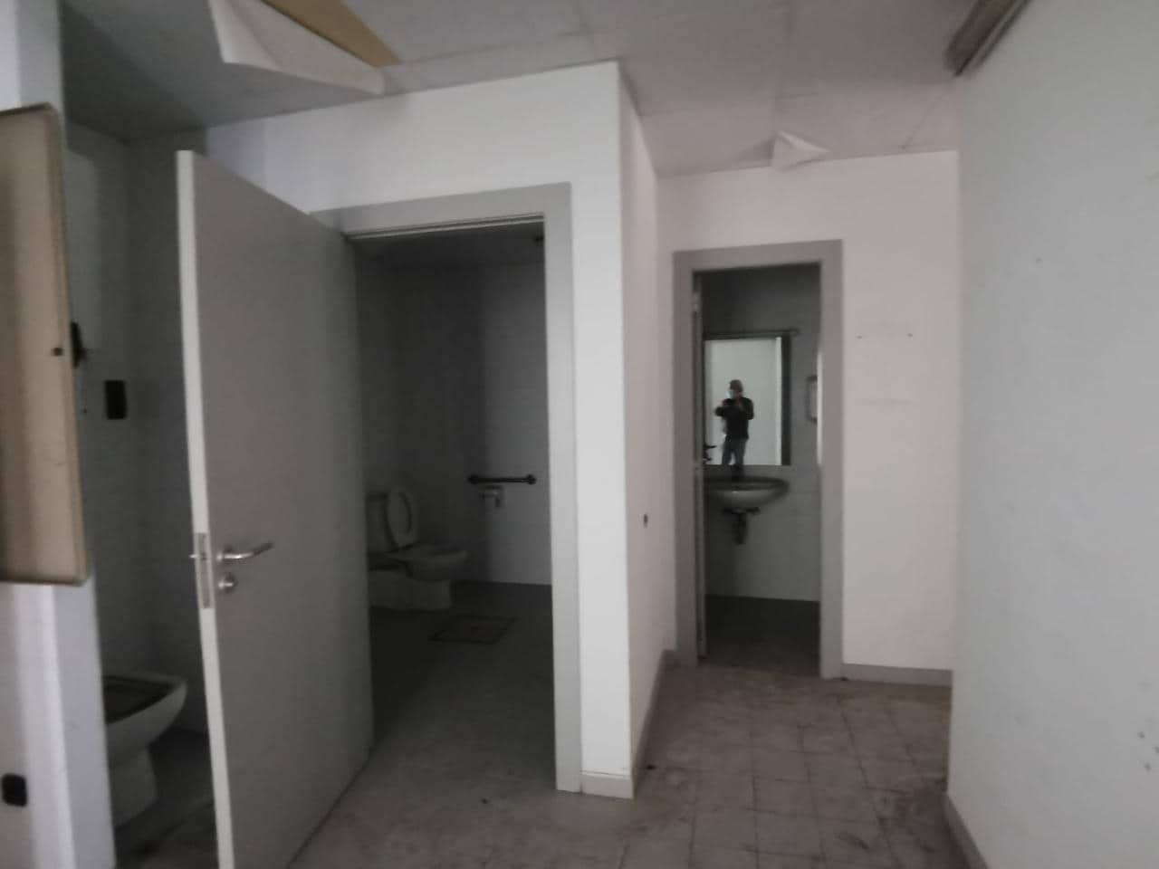 2 bedroom Business for sale in Alicante / Alacant city with garage - € 450,000 (Ref: 6233197)