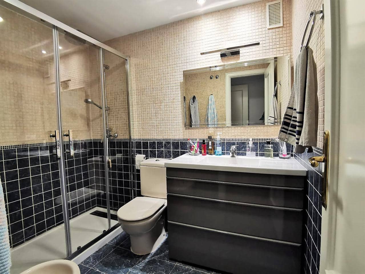 4 Zimmer Wohnung zu verkaufen in Alicante / Alacant Stadt mit Garage - 430.000 € (Ref: 6364041)